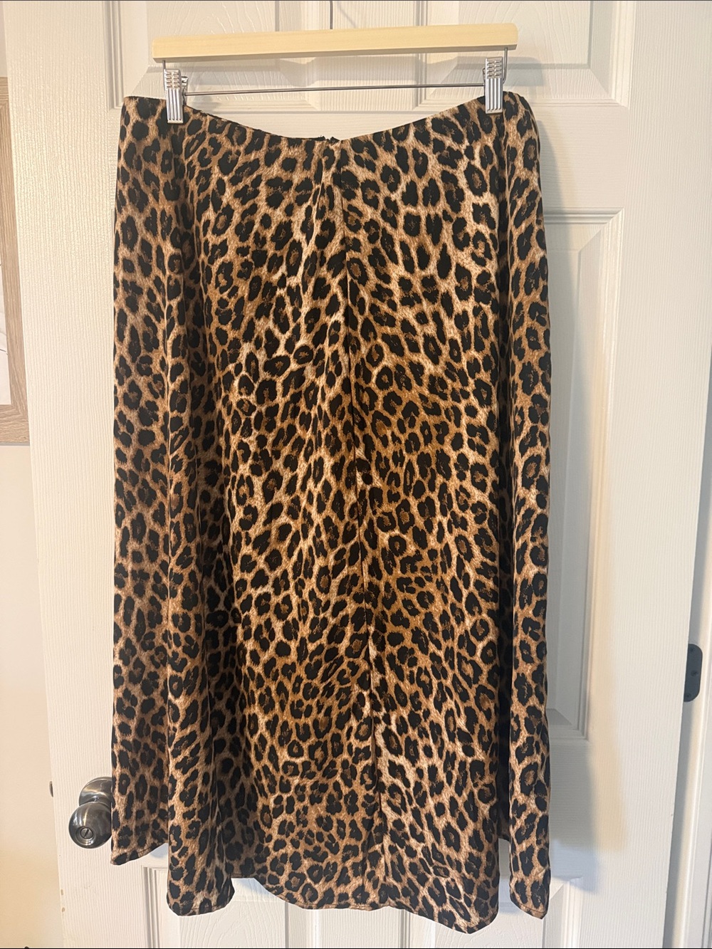 36. 5/$15
SHEIN LEOPARD PRINT SKIRT SZ XXL